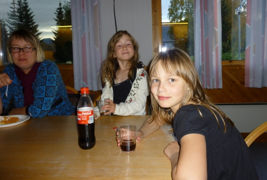 Alette, Miriam og Anita Løvdal.jpg